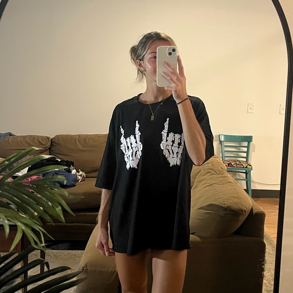 other Tops - ROCK N ROLL SKELETON OVERSIZED TEE